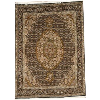 Persian Hand-knotted Tabriz Wool Rug (5' x 6'9)