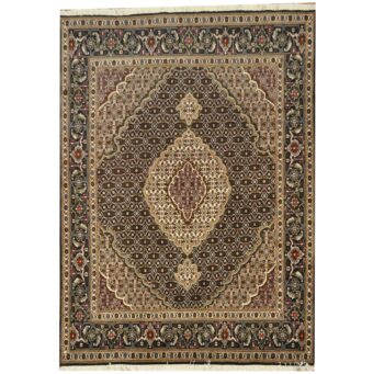 Persian Hand-knotted Tabriz Wool Rug (5' x 6'7)