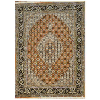 Persian Hand-knotted Tabriz Wool Rug (5' x 6'7)