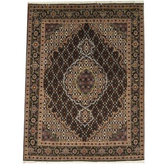 Persian Hand-knotted Tabriz Wool Rug (4'10 x 5')