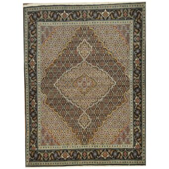 Persian Hand-knotted Tabriz Wool Rug (5' x 6'9)