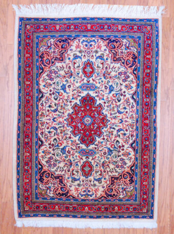 Persian Hand-knotted Sarouk (3'6 x 5')