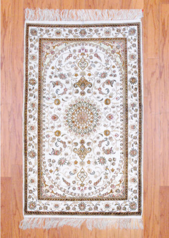 Sino Hand-knotted Silk Rug (2'7 x 4'2)