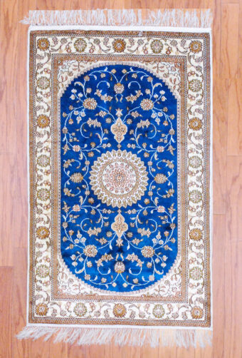 Sino Hand-knotted Silk Rug (2'7 x 4'1)