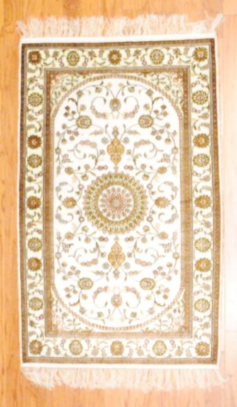Sino Hand-knotted Silk Qum (2'8 x 4'1)