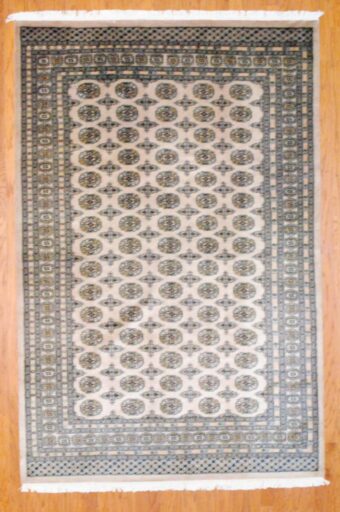 Pakistani Hand-knotted Bokhara (6' x 9')