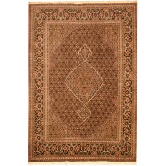 Persian Hand-knotted Fish Tabriz Wool Rug (6'7 x 9'6)