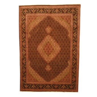 Persian Hand-knotted Tabriz Fish Silk Rug (6'9 x 9'8)