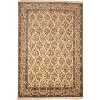 Persian Hand-knotted Nain (6'6 x 9'7)
