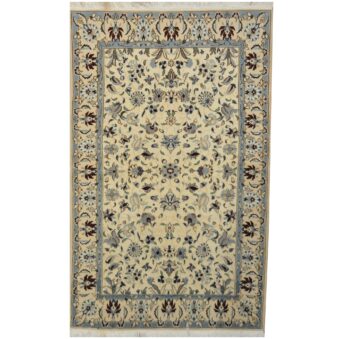 Persian Hand-knotted Nain Wool Rug (4'2 x 6'8)