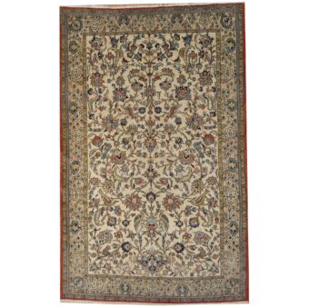 Persian Hand-knotted Antique 1960s Isfahan Wool Rug (5'3 x 8'6)