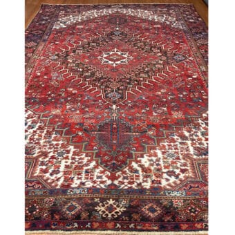 Fine Persian Hand-knotted Heriz Wool Rug (9'4 x 13')