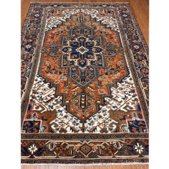 Fine Persian Hand-knotted Heriz Wool Rug (6'5 x 9'5)