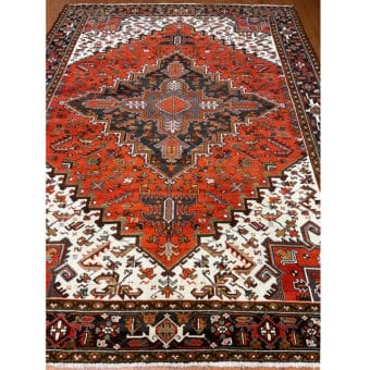 Fine Persian Hand-knotted Heriz Wool Rug (8'5 x 11'5)
