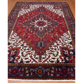 Fine Persian Hand-knotted Heriz Wool Rug (6'8 x 9'8)