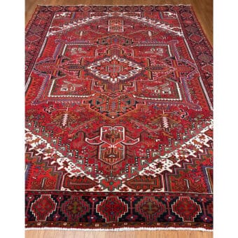 Fine Persian Hand-knotted Heriz Wool Rug (9'9 x 13')