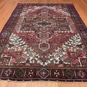 Fine Persian Hand-knotted Heriz Wool Rug (7'7 x 11'2)