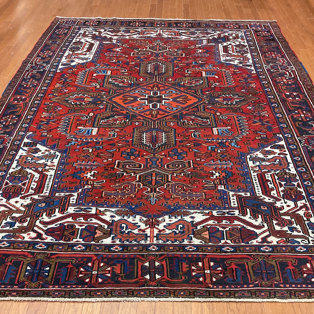 Fine Persian Hand-knotted Heriz Wool Rug (7'10 x 10'3)