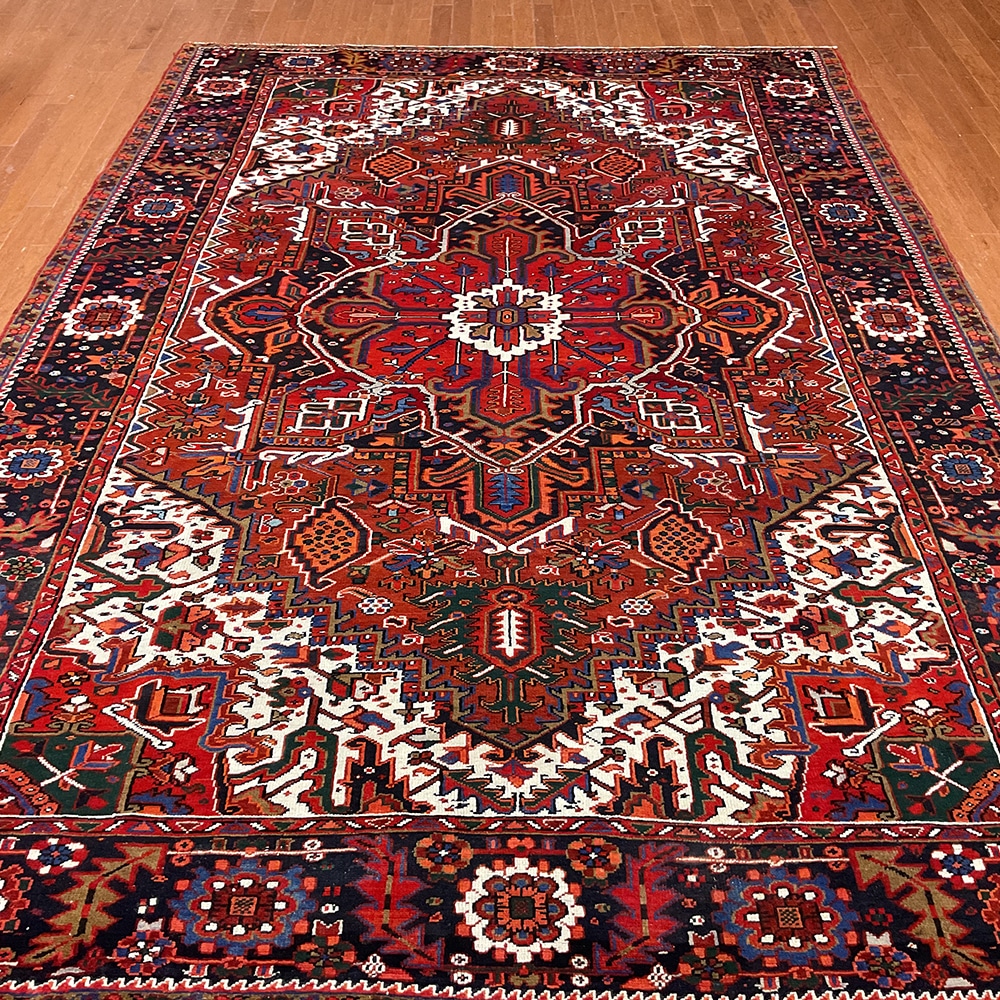 Fine Persian Hand-knotted Heriz Wool Rug (7'7 x 11'3)
