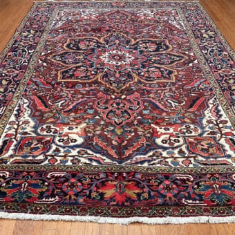 Persian Hand-knotted Antique 1960's Heriz Wool Rug (8'5 x 11'8)