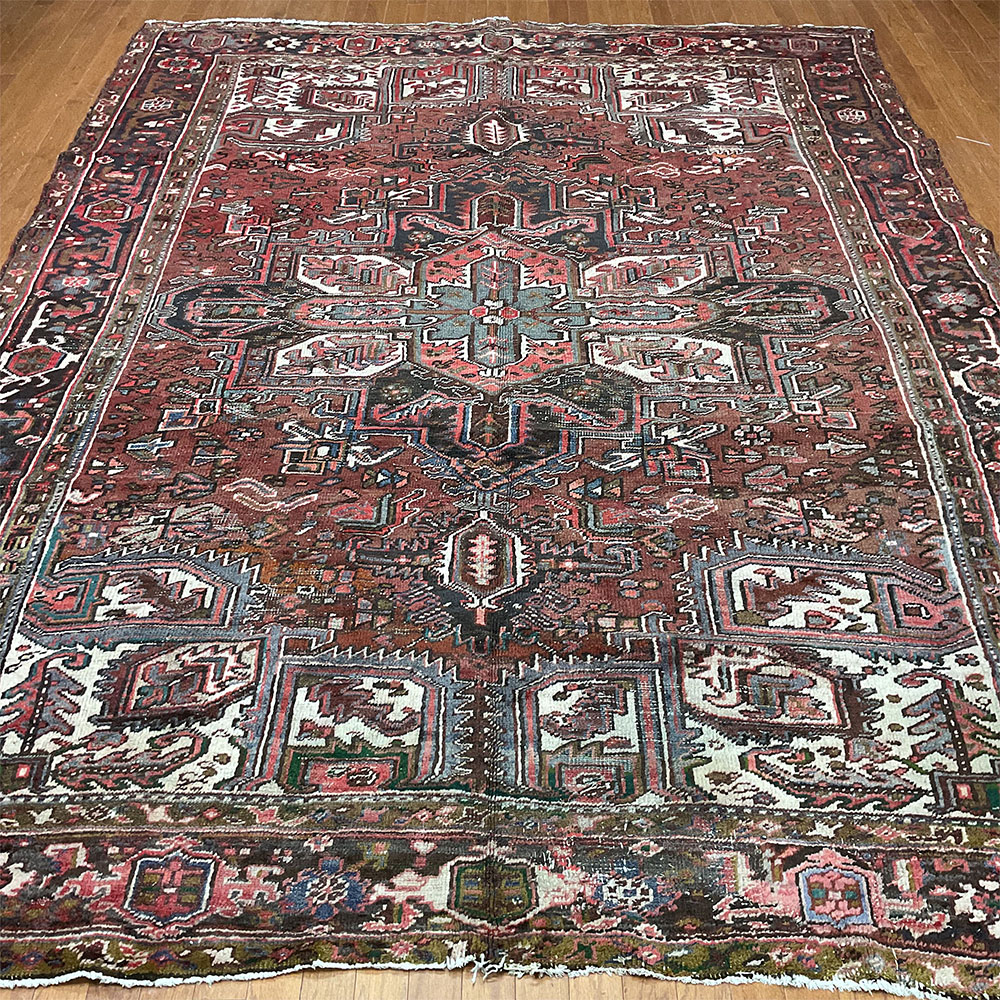 Persian Hand-knotted Antique 1940's Heriz Wool Rug (8'6 x 11'6)