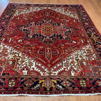 Fine Persian Hand-knotted Heriz Wool Rug (8'6 x 10'10)