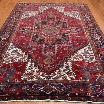 Fine Persian Hand-knotted Heriz Wool Rug (7'9 x 11'2)