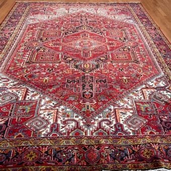 Fine Persian Hand-knotted Heriz Wool Rug (9'5 x 12'10)