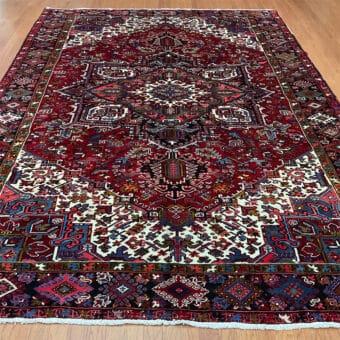 Fine Persian Hand-knotted Heriz Wool Rug (8'7 x 11'10)