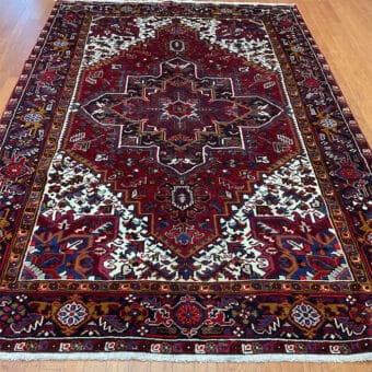 Fine Persian Hand-knotted Heriz Wool Rug (6'10 x 10')