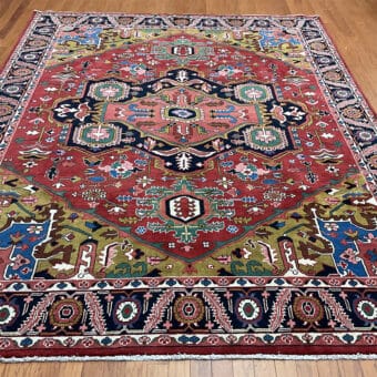 Fine Persian Hand-knotted Heriz Wool Rug (8'5 x 10'3)