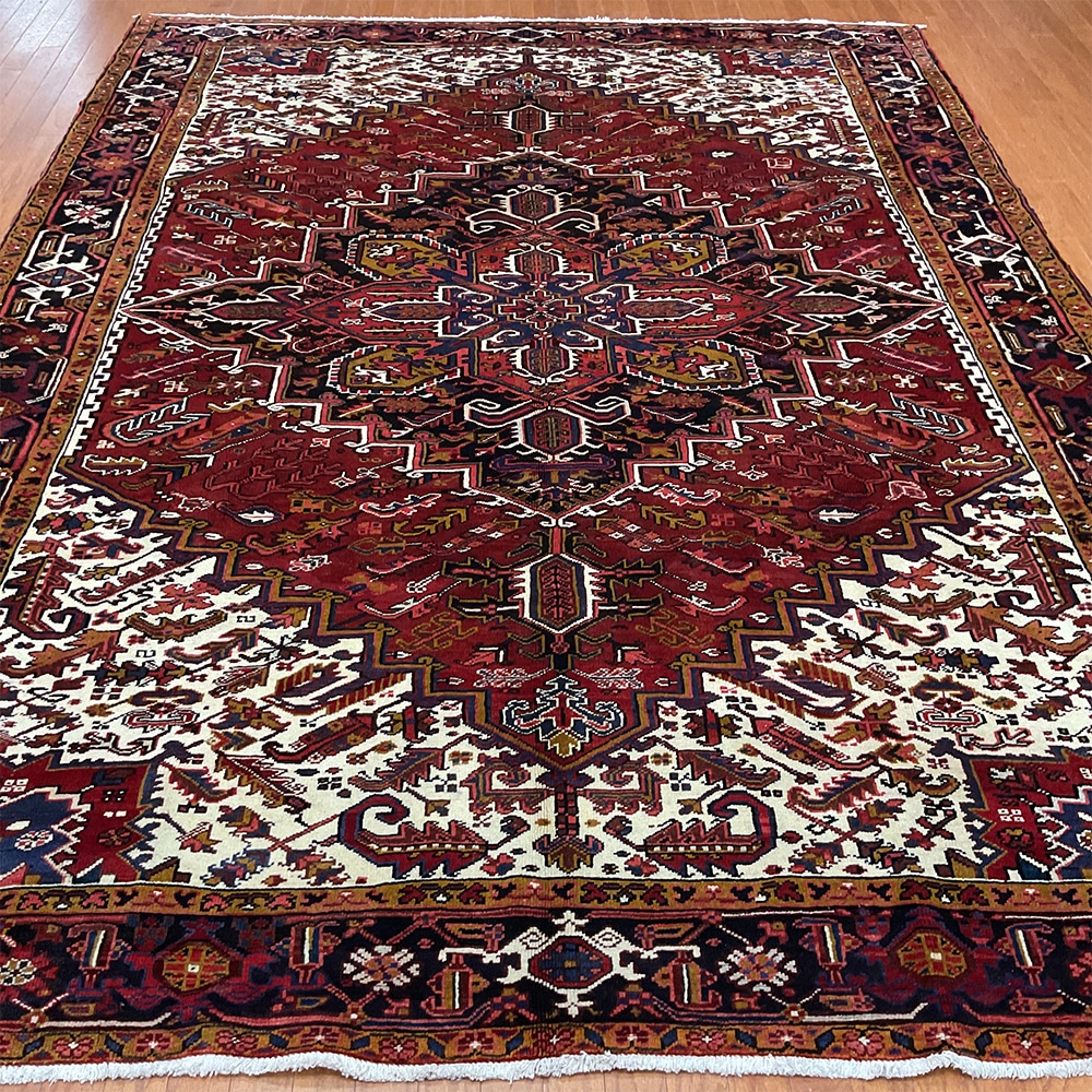 Fine Persian Hand-knotted Heriz Wool Rug (8'5 x 11'3)