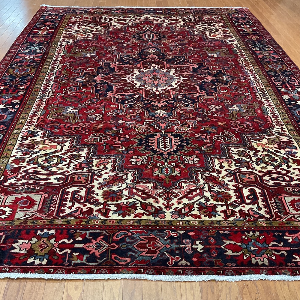 Fine Persian Hand-knotted Heriz Wool Rug (8'3 x 11'3)
