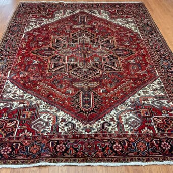 Fine Persian Hand-knotted Heriz Wool Rug (8'1 x 10'9)