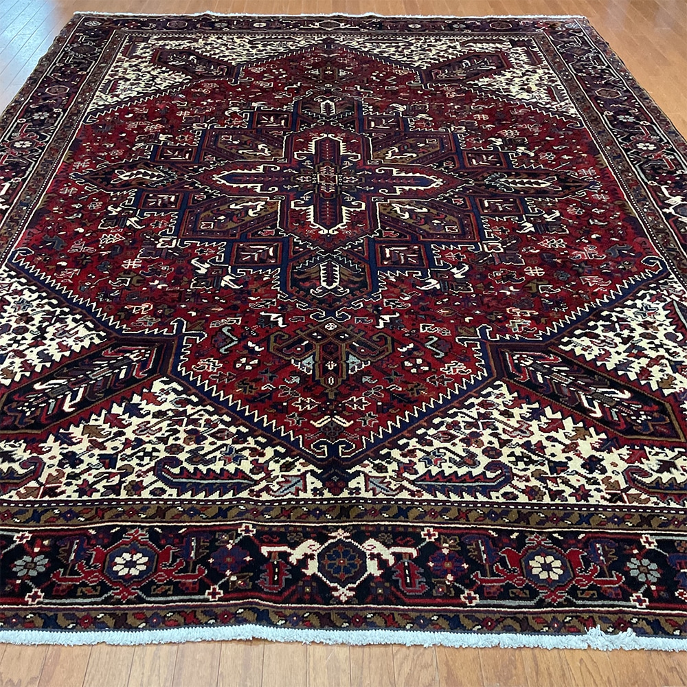 Fine Persian Hand-knotted Heriz Wool Rug (8'8 x 11'2)