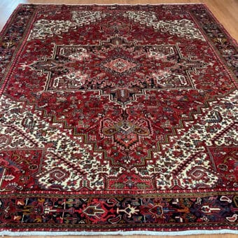 Fine Persian Hand-knotted Heriz Wool Rug (10'8 x 13'2)