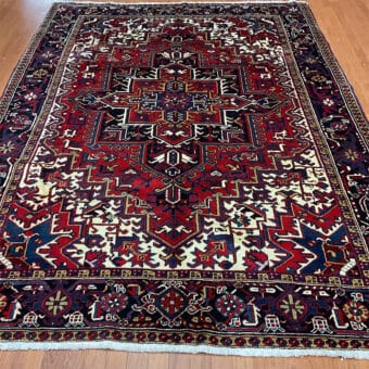 Fine Persian Hand-knotted Heriz Wool Rug (7'6 x 10'1)