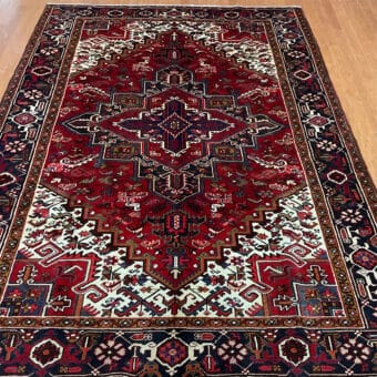 Fine Persian Hand-knotted Heriz Wool Rug (6'8 x 9'8)