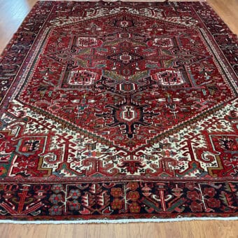 Fine Persian Hand-knotted Heriz Wool Rug (9'8 x 13'1)