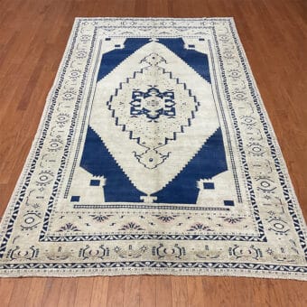 Turkish Hand-knotted Oushak Wool Rug (5'7 x 10'5)