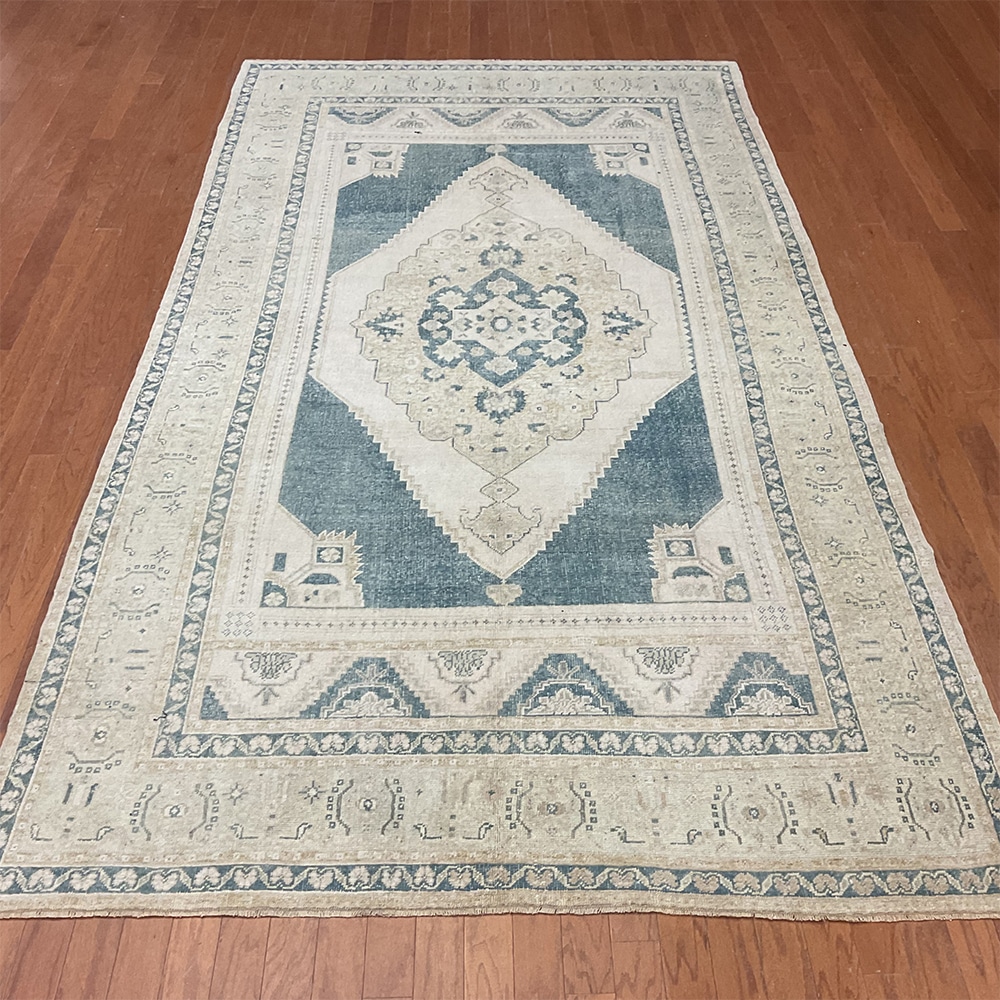 Turkish Hand-knotted Oushak Wool Rug (5'11 x 10'9)