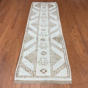 Turkish Hand-knotted Oushak Wool Runner (3'2 x 10'6)